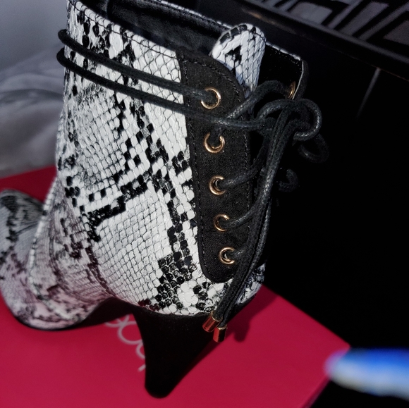 NEW Black and White Snake Bootie - Picture 3 of 5